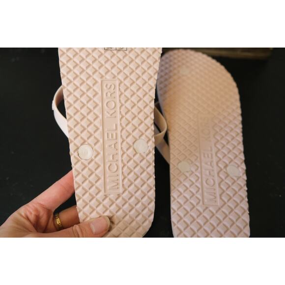 NWOT Michael Kors Eva Signature Light Pink/Golf Logo Embossed Flip Flop Thong - Picture 4 of 4